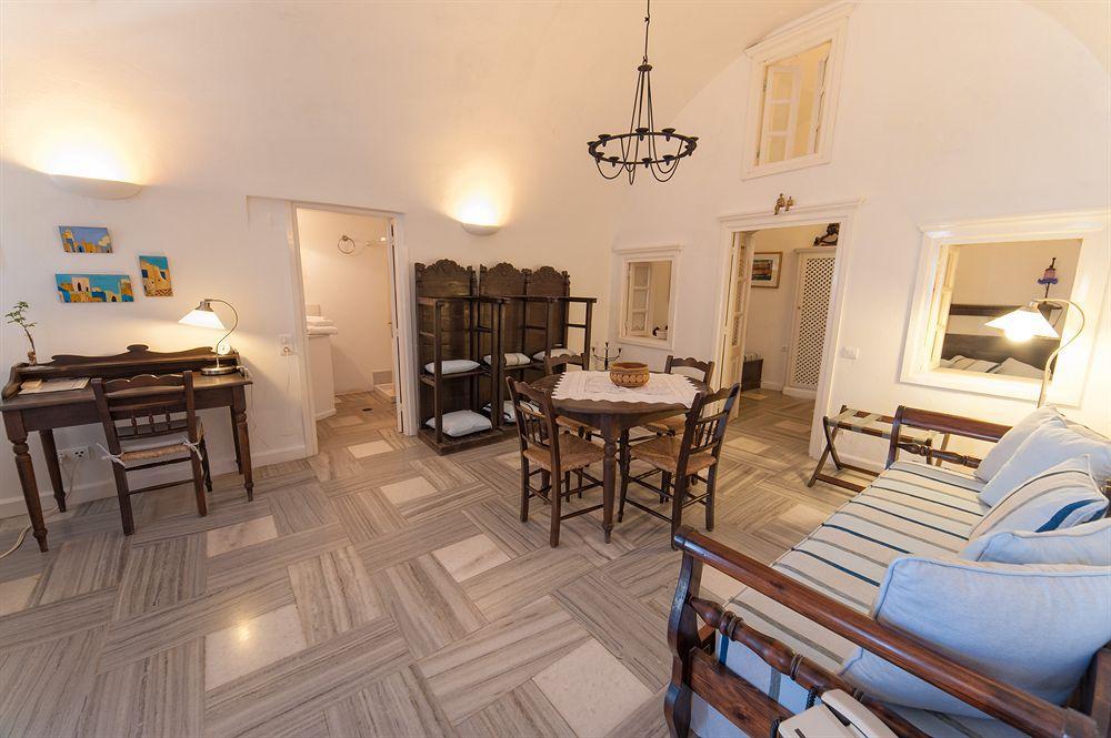 Cori Rigas Suites Фира Екстериор снимка