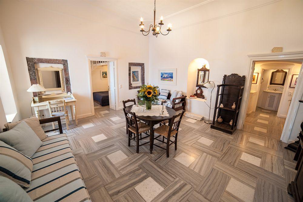 Cori Rigas Suites Фира Екстериор снимка