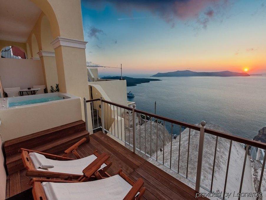 Cori Rigas Suites Фира Екстериор снимка